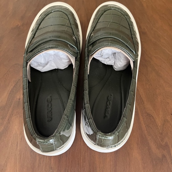 Vince Women's Ghita Slip On Sneakers. New, Size 7, Green - Picture 5 of 10